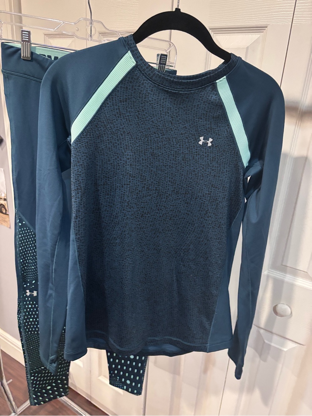 Under Armour Youth Long Sleeve Performance Shirt in Teal with Mint